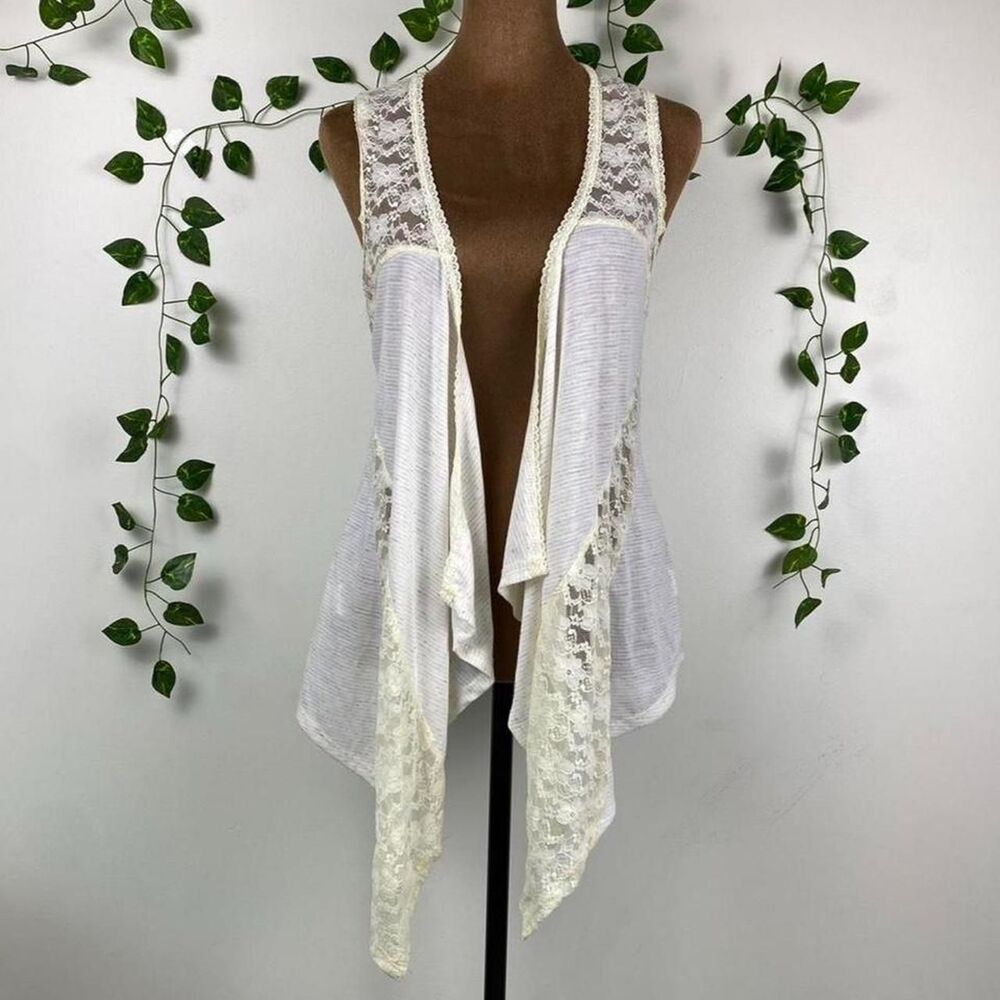 A’gaci White lace sleeveless cardigan ruffle asymmetrical cottage fairy boho